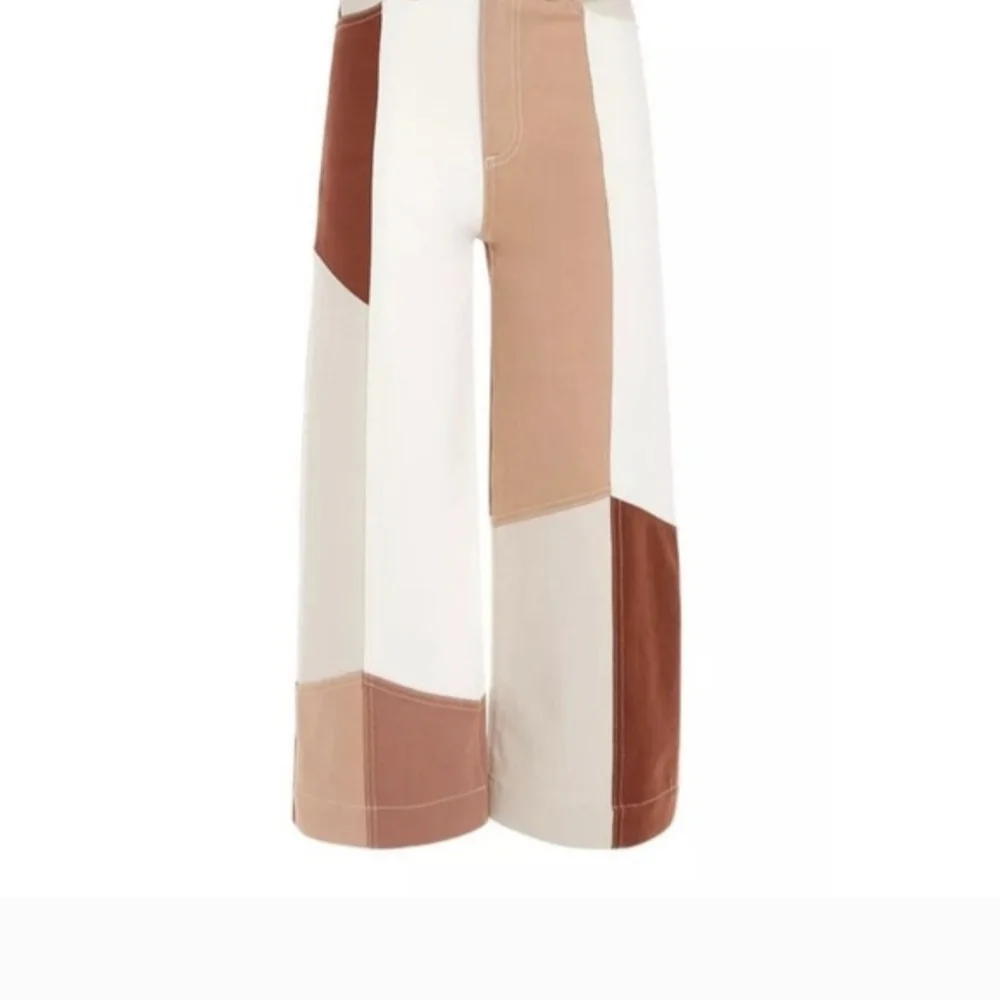 Alice + Olivia Tan Jeans - Picture 4 of 7
